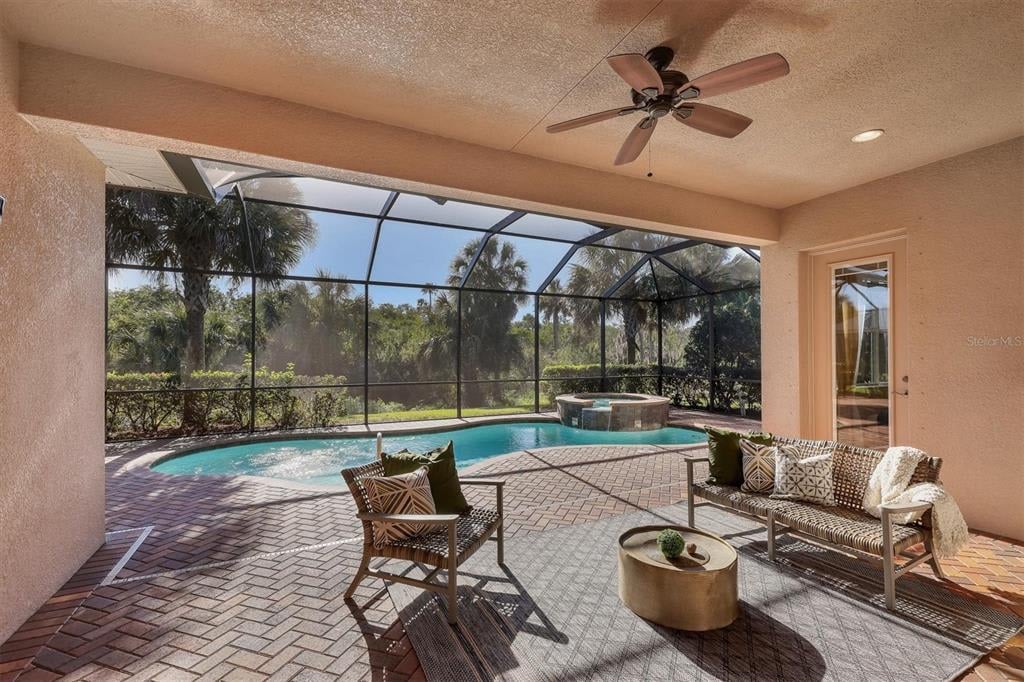 5211 Lake Overlook Ave, Bradenton, FL 34208
