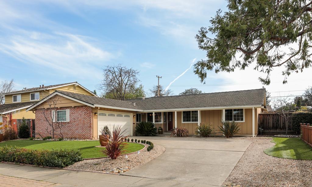 968 Helena Dr