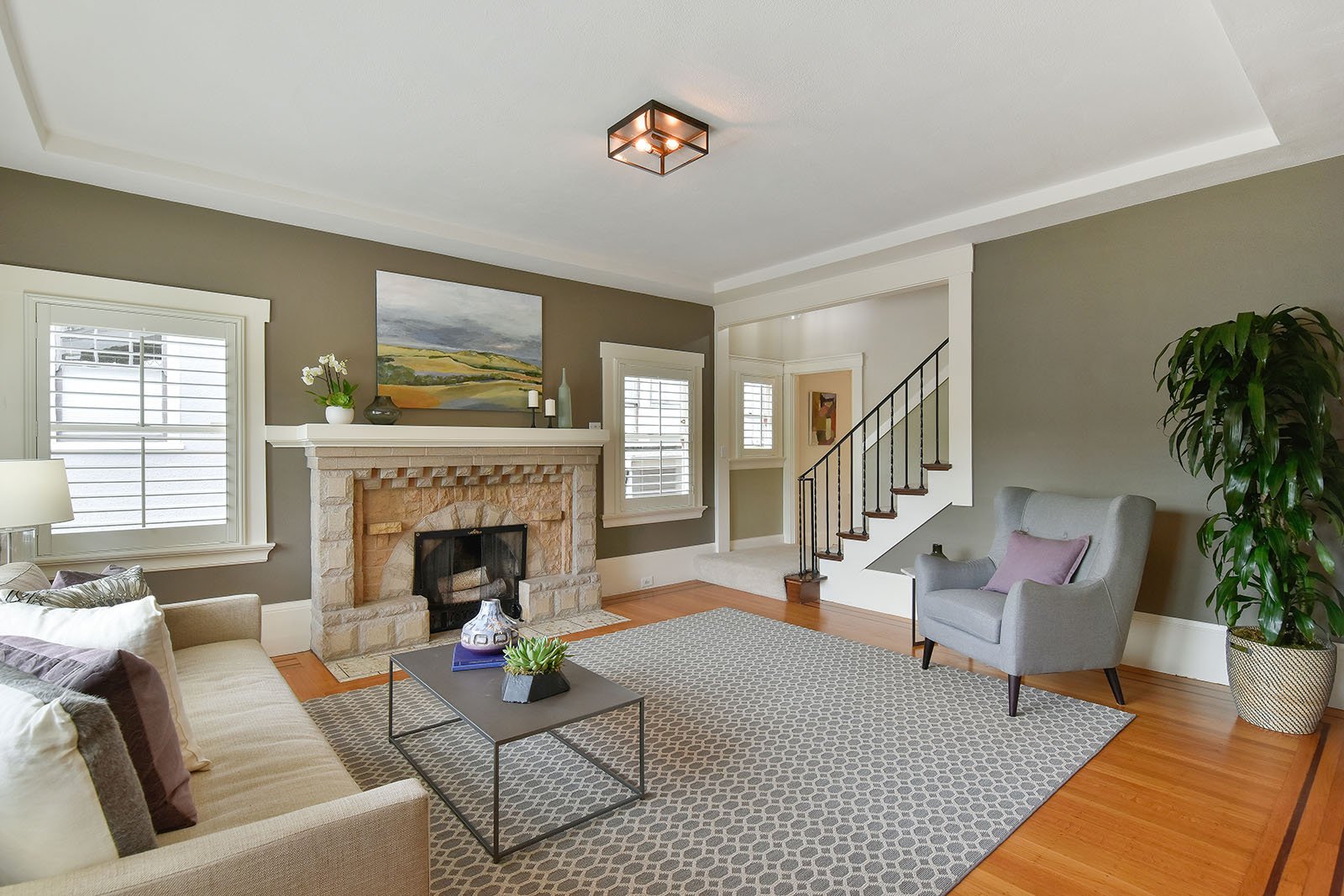 4026 Lakeshore Ave.