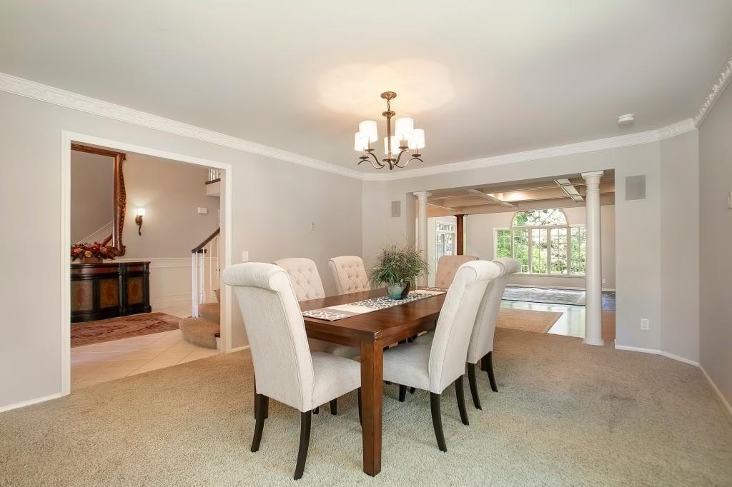 Charming in Eden Prairie!