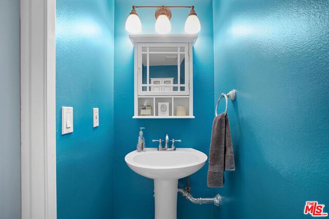 Updated Townhouse Style Condo