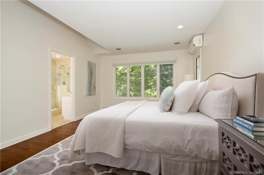 25 Linwood Ave