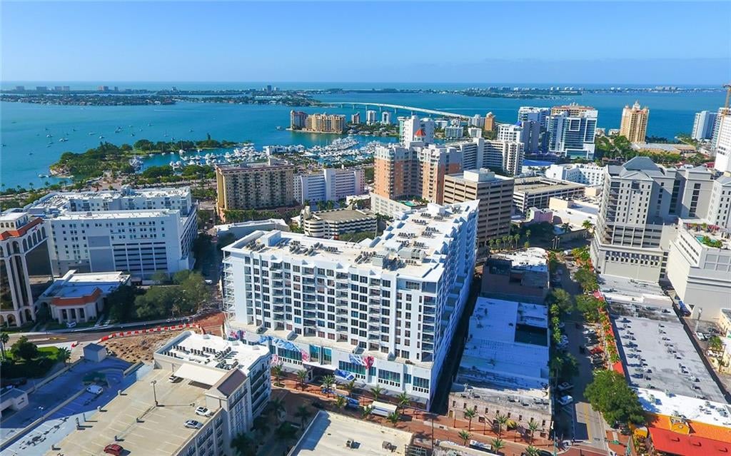 111 S Pineapple Ave #821