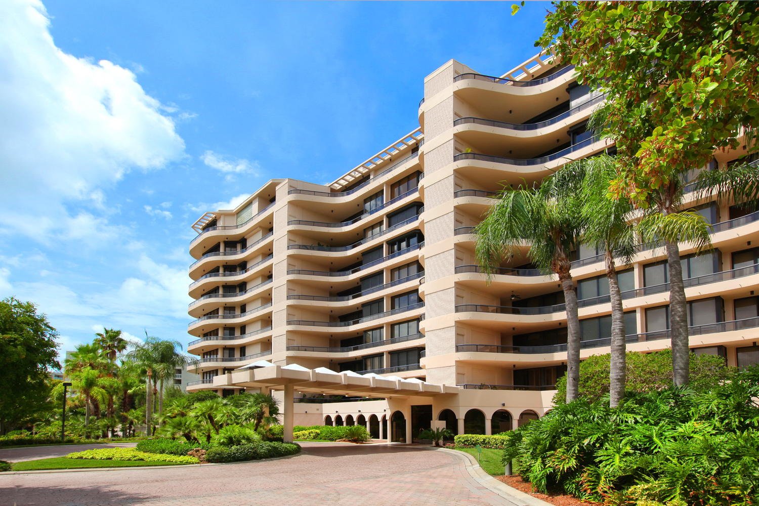 435 L Ambiance Dr, #L407