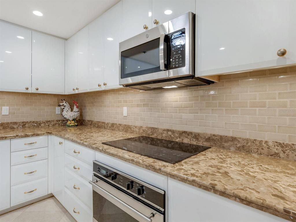 1255 North Gulfstream Ave, #904