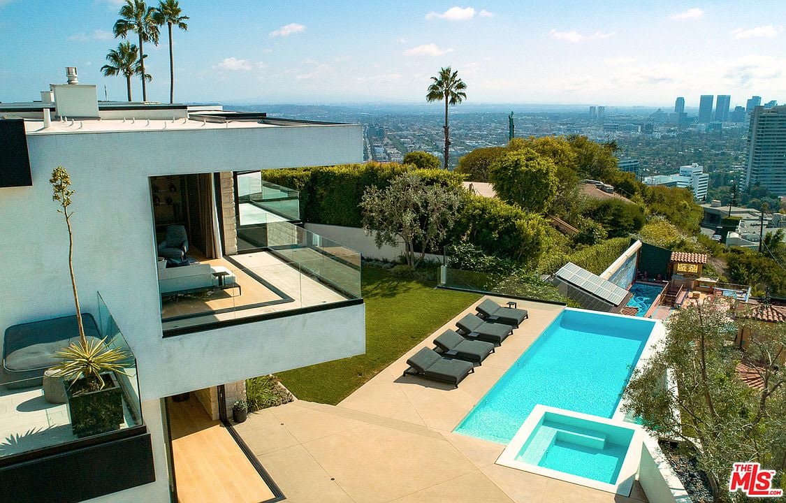 Infinity Palazzo