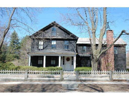 446 Main St