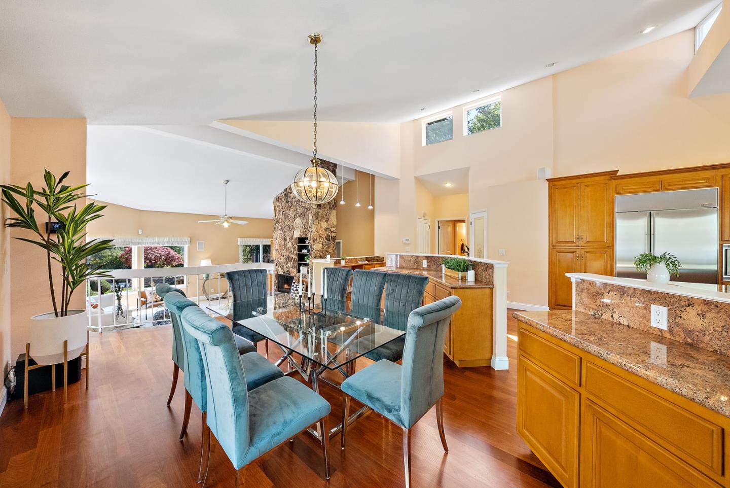18260 Lakeview Ct Los Gatos, CA 95033