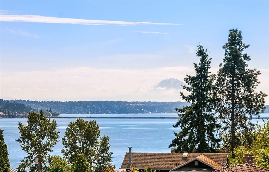 1511 Madrona Dr