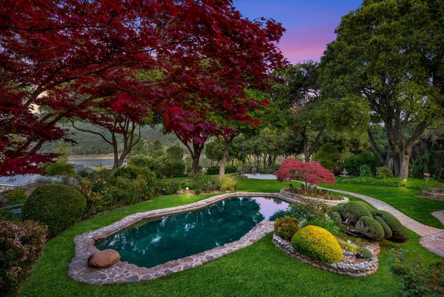 18260 Lakeview Ct Los Gatos, CA 95033