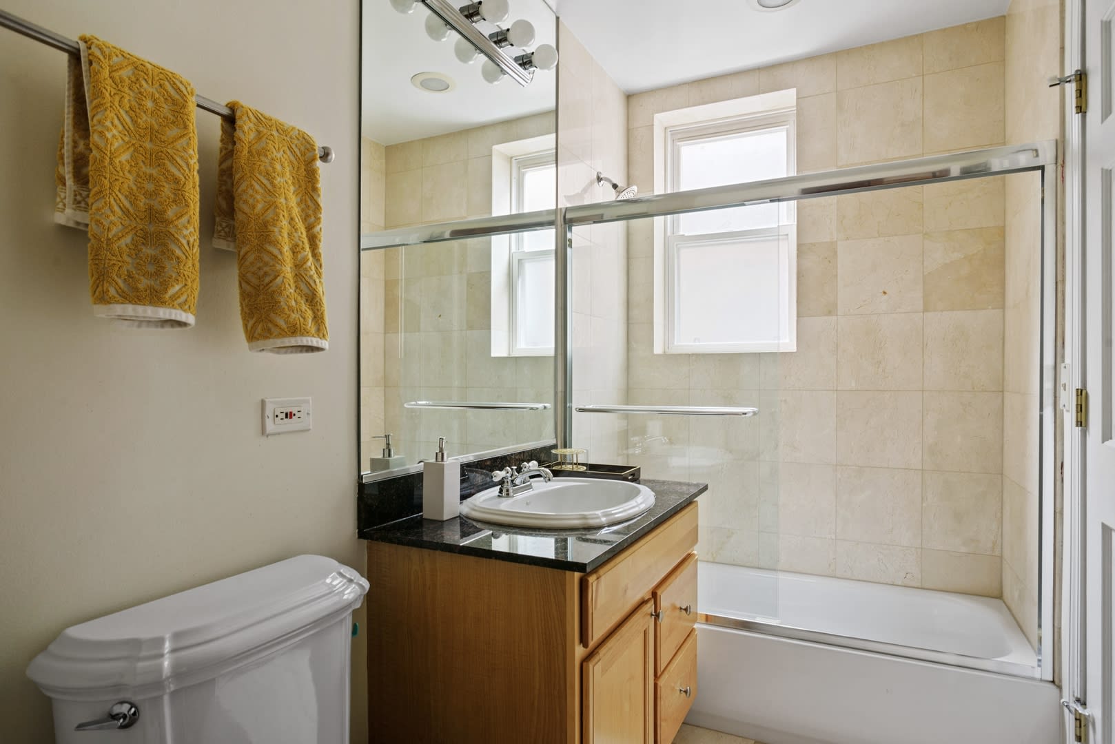 625 W Stratford Place #2W