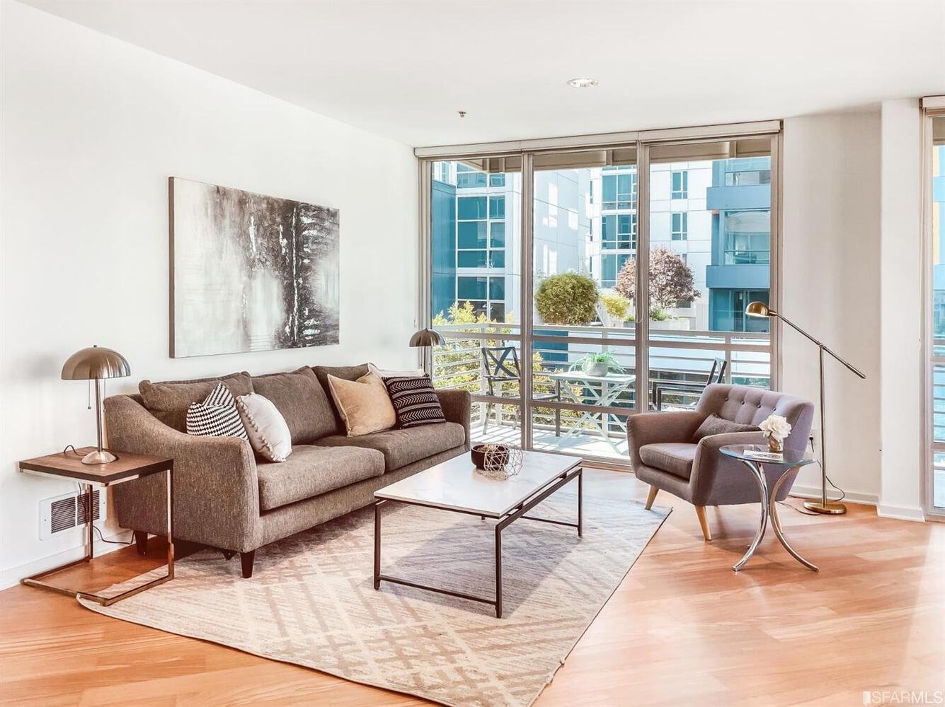 Renovated Park Terrace: 2 bedroom corner home with wrap-around balcony