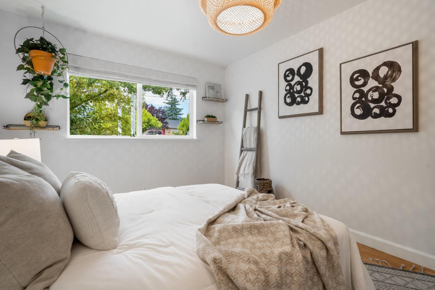 15720 Loma Vista Ave, Los Gatos, CA 95032-3637