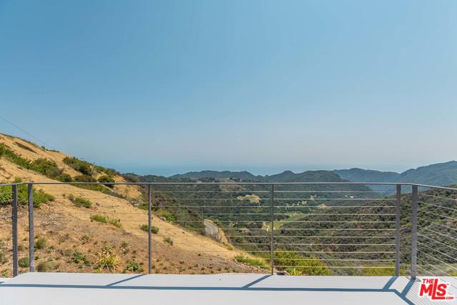 940 Latigo Canyon