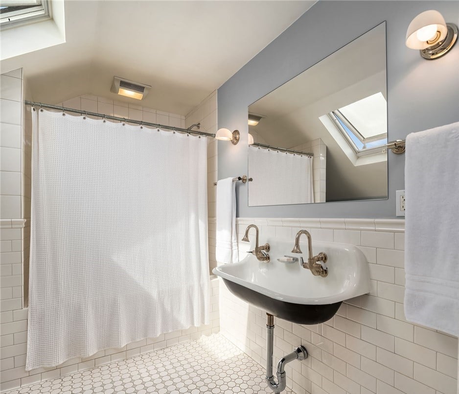 1511 Madrona Dr