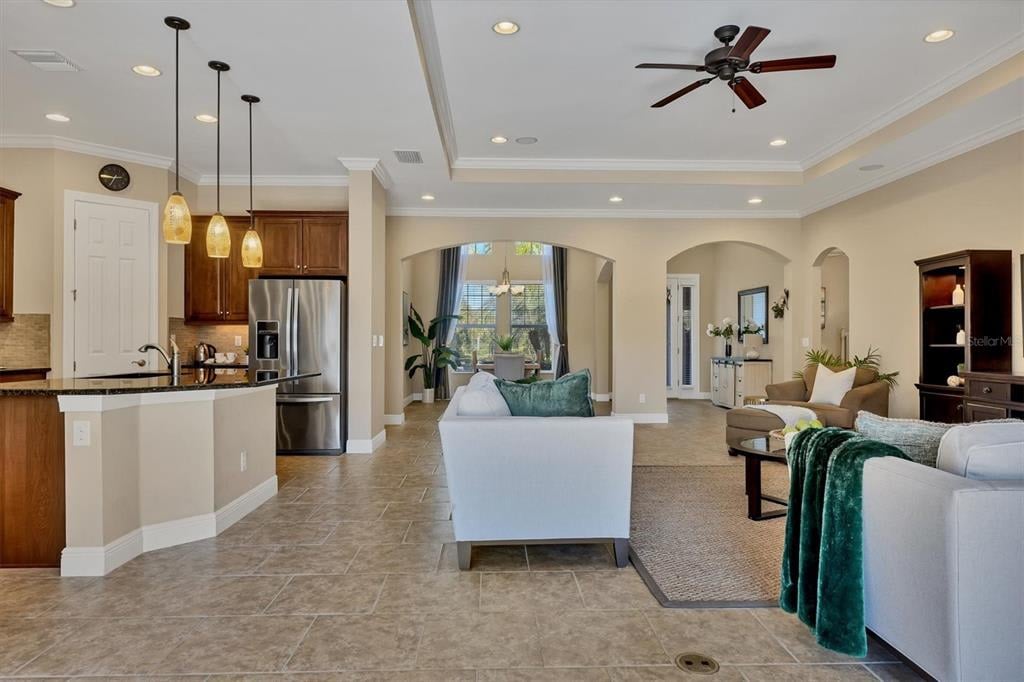 5211 Lake Overlook Ave, Bradenton, FL 34208