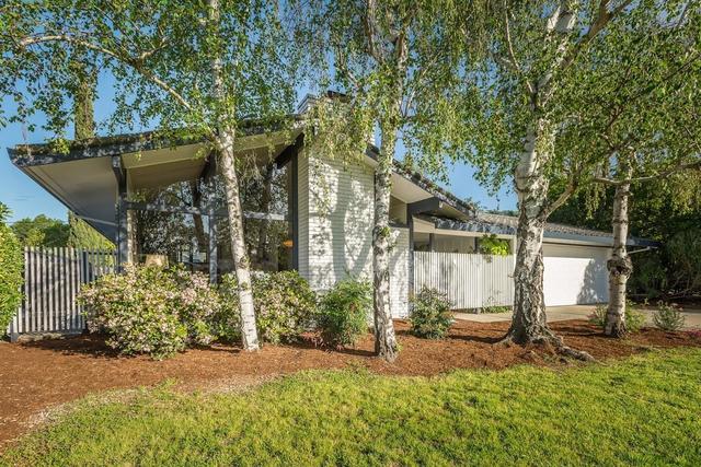 140 Hillbrook Dr