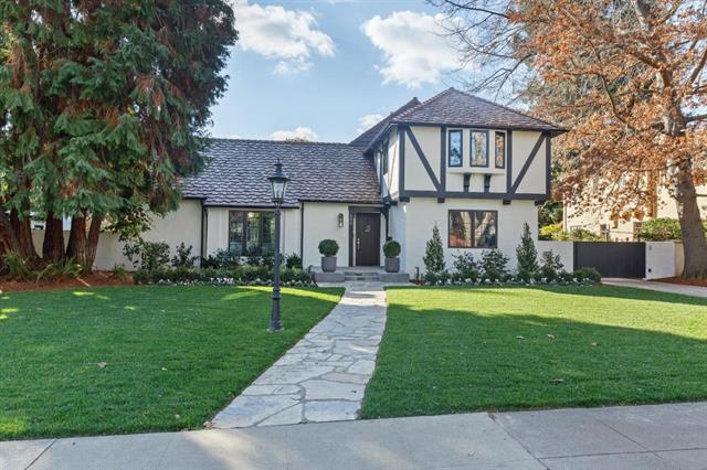 542 Center Drive