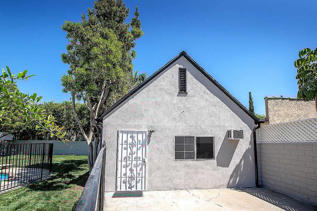 458 S Highland Avenue