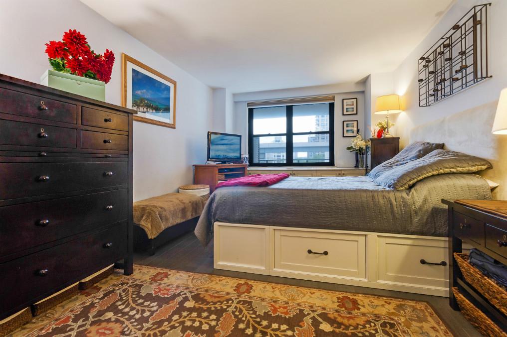 165 W 66th St, #6E