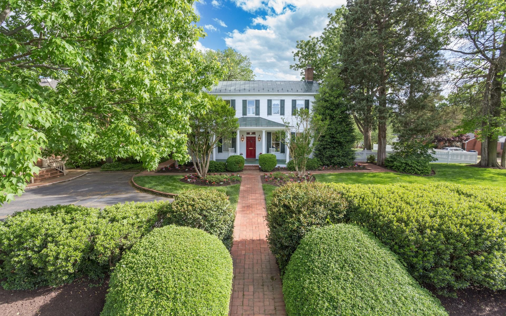 406 Janneys Ln