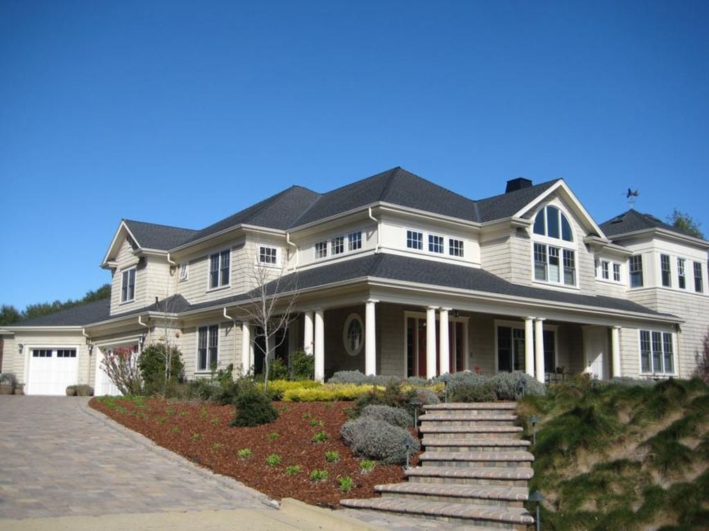 89 Laird Dr