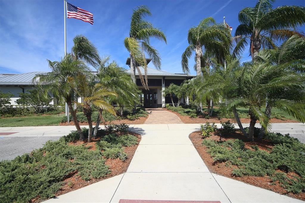 5211 Lake Overlook Ave, Bradenton, FL 34208