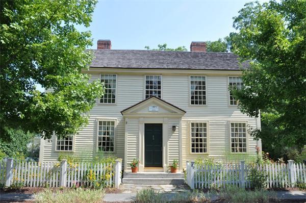 69 Walden St