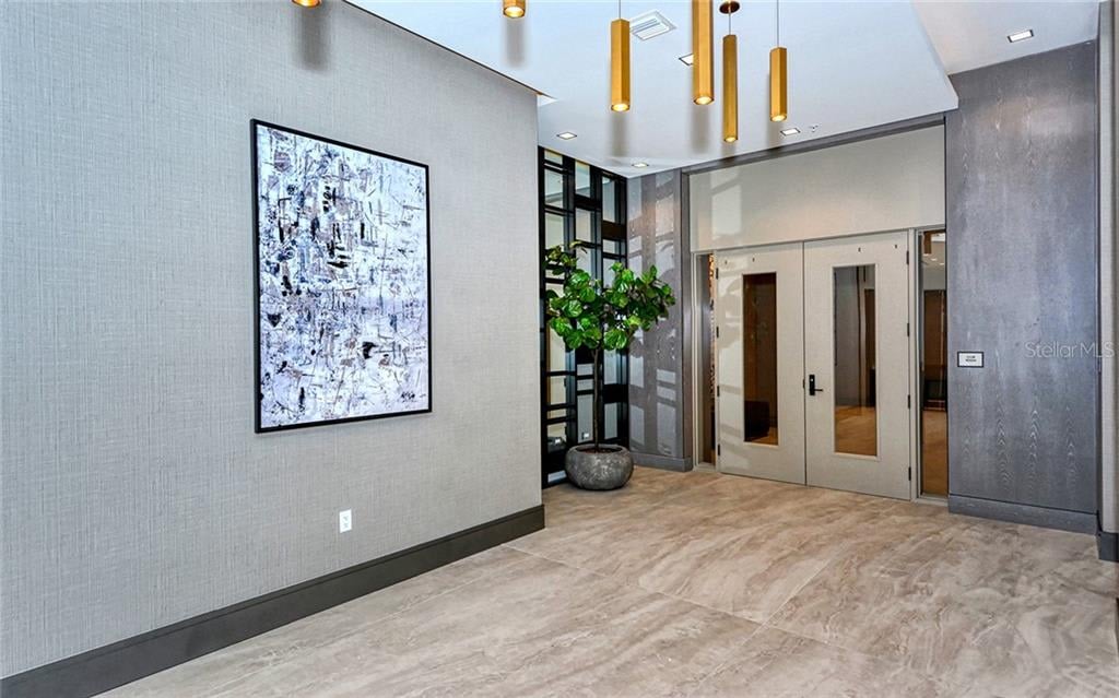 111 S Pineapple Ave #821