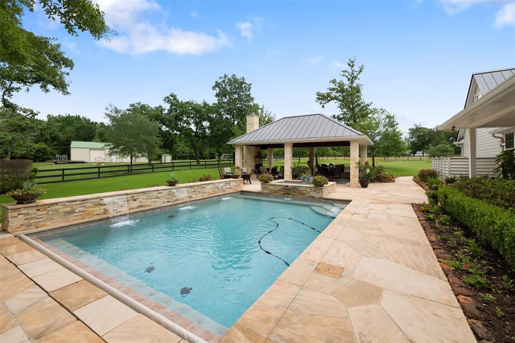 461 Piney Creek Rd Bellville, Tx 77418