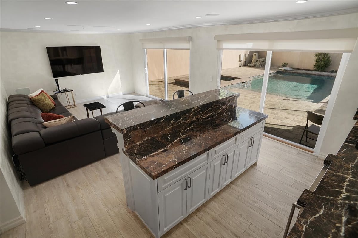 1122 Avonoak Terrace, Glendale