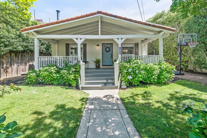  145 Walnut Ave