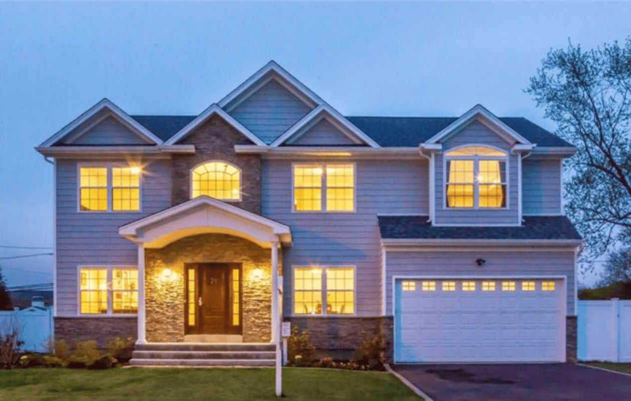 21 Colonial Road, Old Bethpage