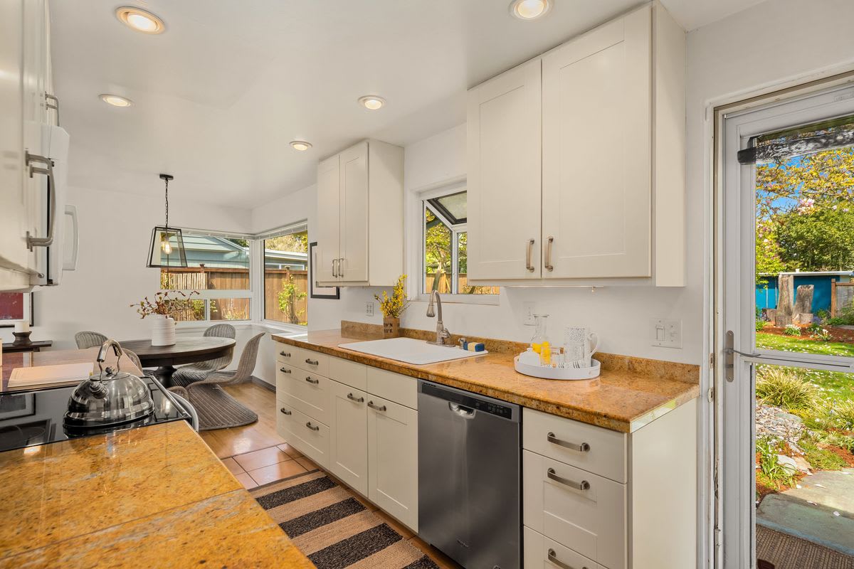 Charming Views in Arbor Heights