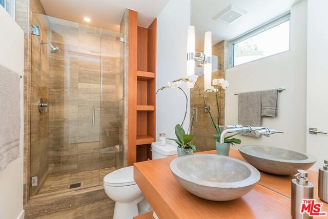 940 Latigo Canyon