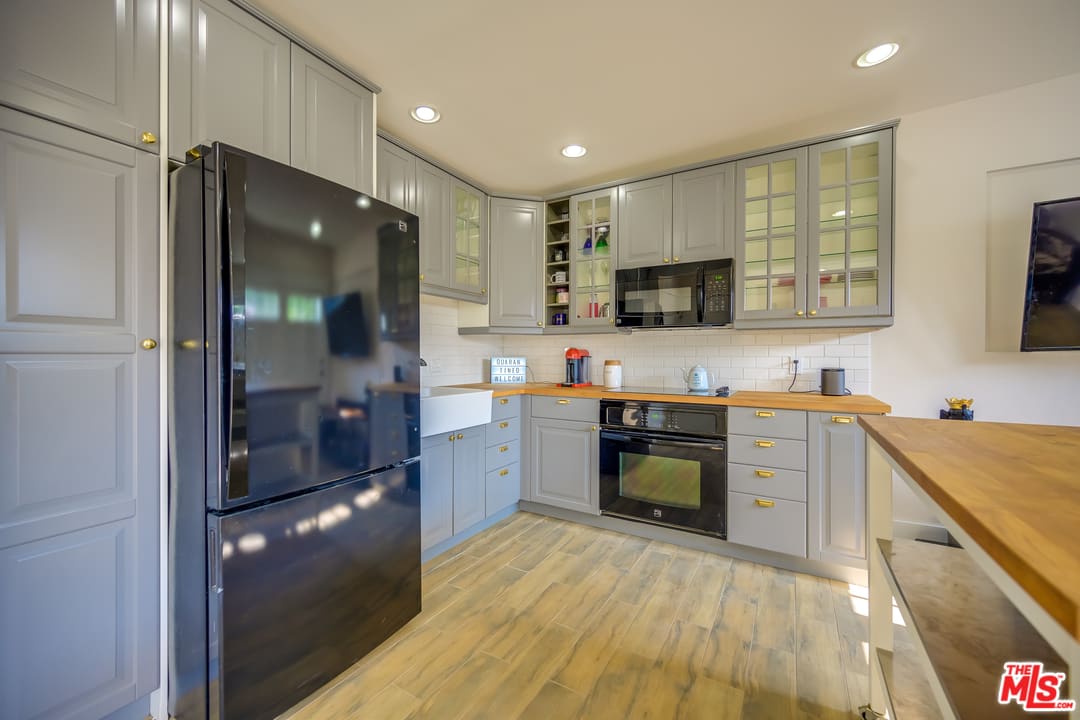 3752 Ocean View Ave, Los Angeles, CA 90066