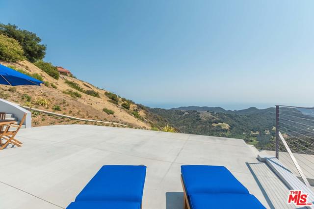 940 Latigo Canyon