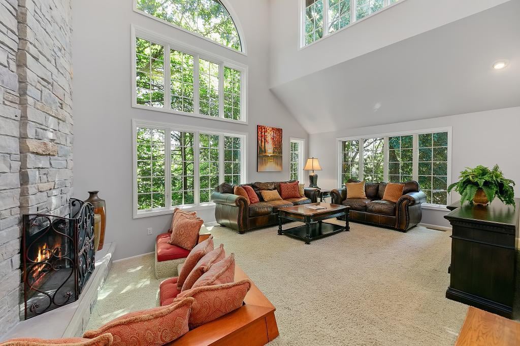 Charming in Eden Prairie!