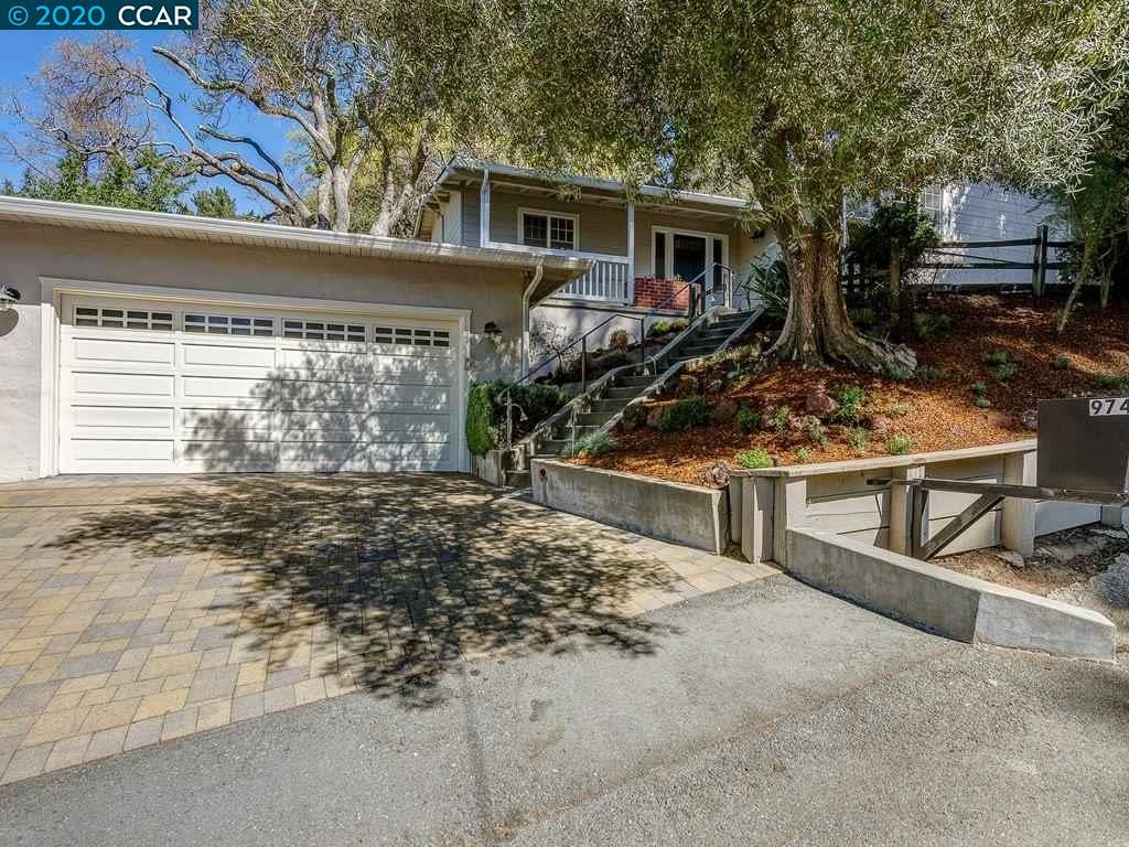 974 Janet Ln