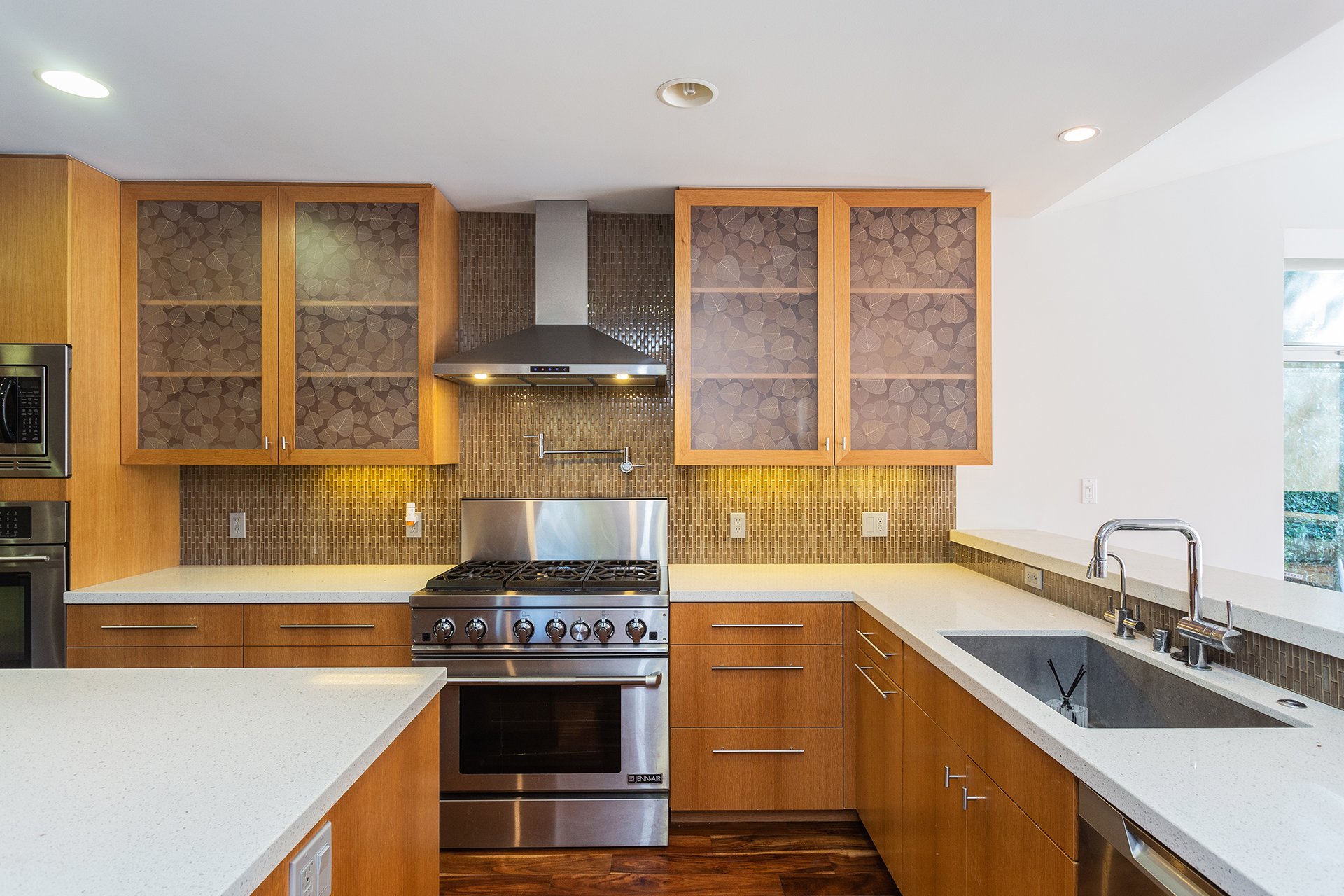 8040 Okean Ter, Briar Summit
