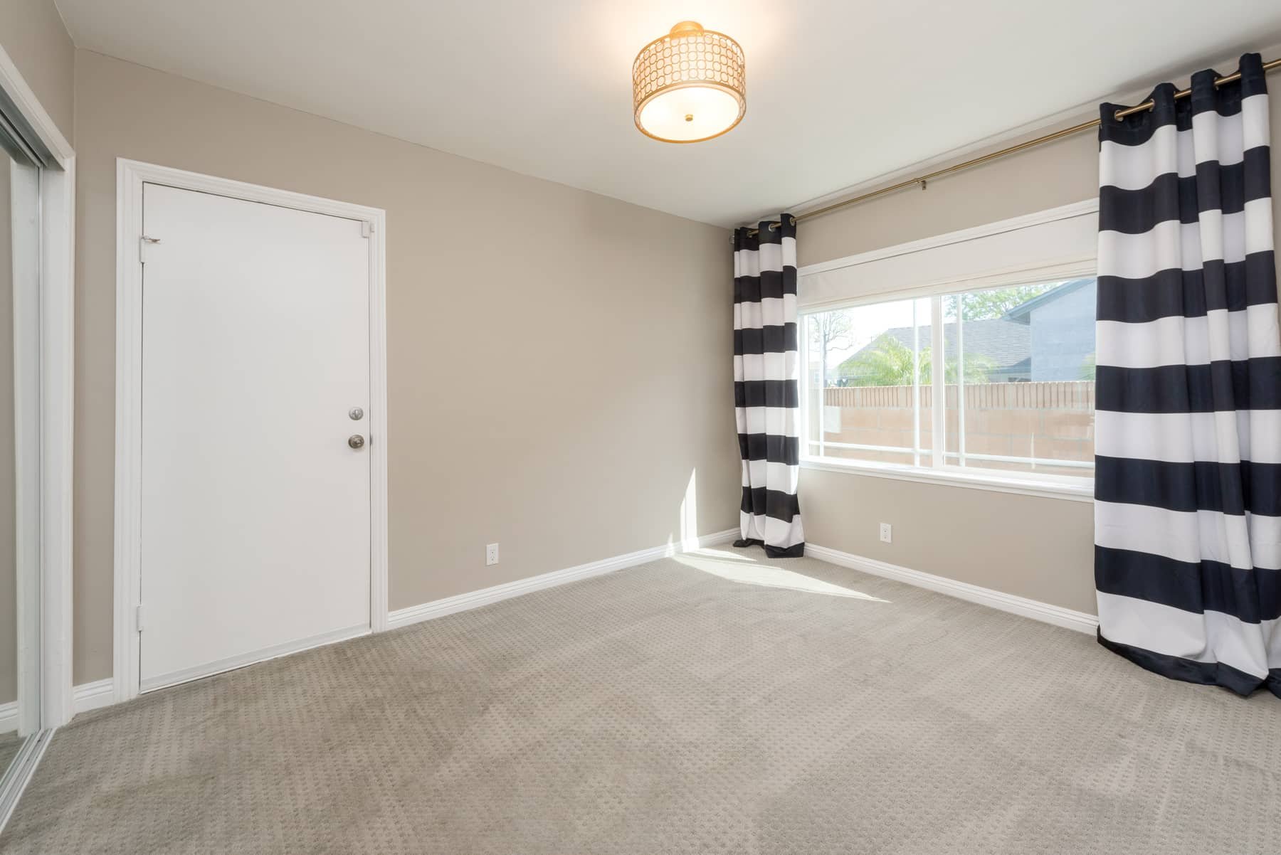 Fantastic 4 Bedroom in super hot Hawthorne