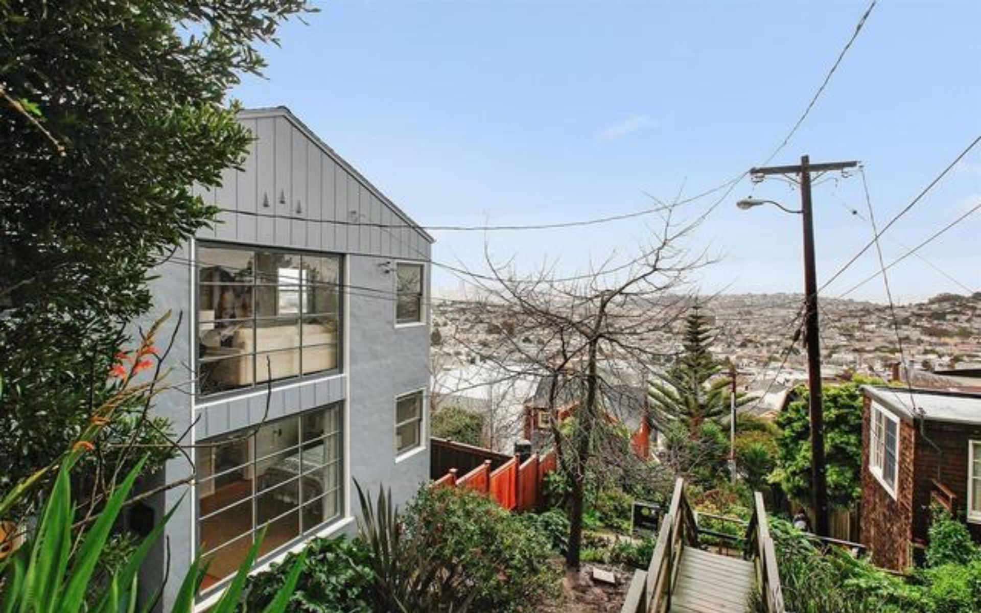 28 Harry St