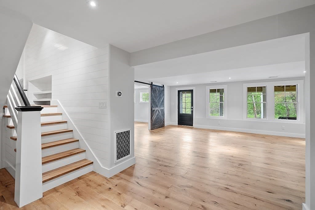 24 McCallar Lane