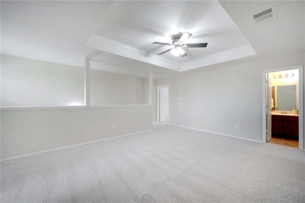 305 Moorhen Ln