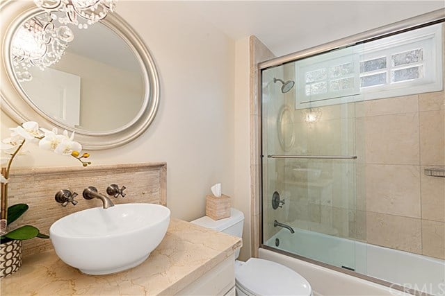 6652 Carriage Circle, Huntington Beach 