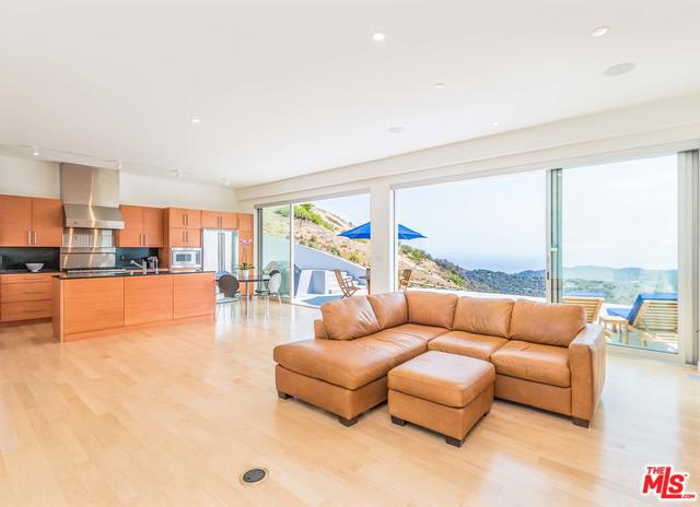 940 Latigo Canyon