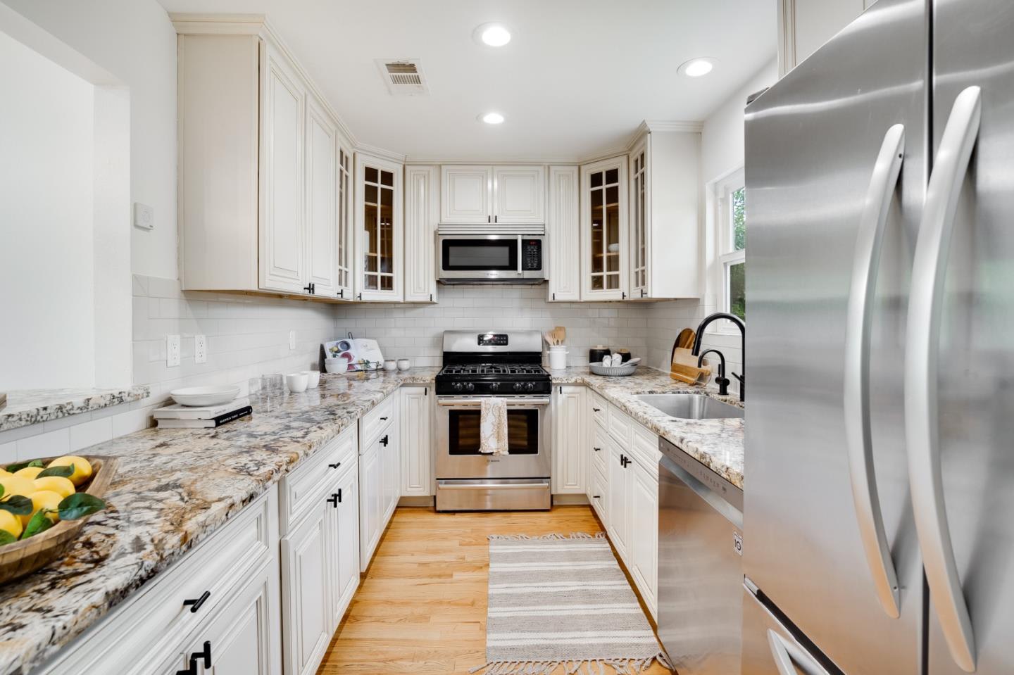 15720 Loma Vista Ave, Los Gatos, CA 95032-3637