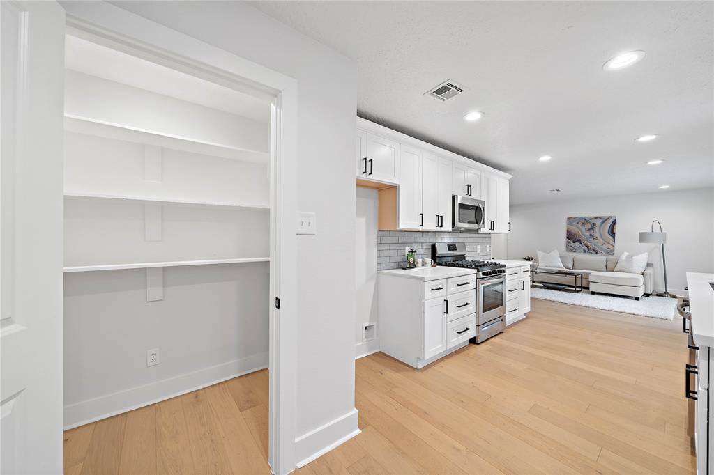 6007 Ettrick Dr.