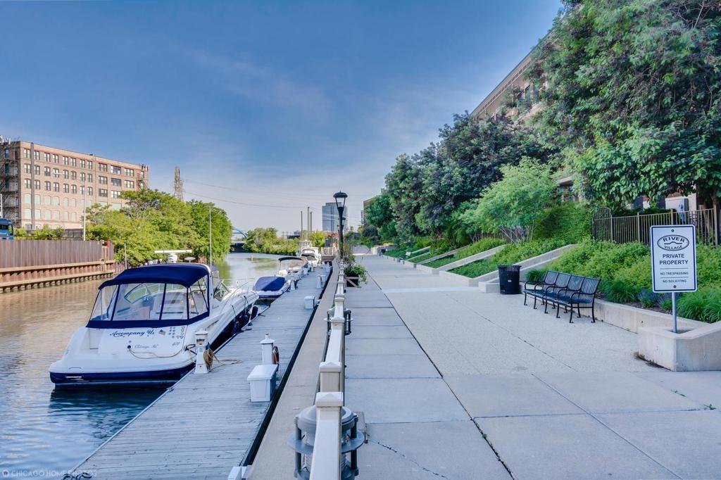 Lofty River North Condo: 1000 N Kingsbury, #207 