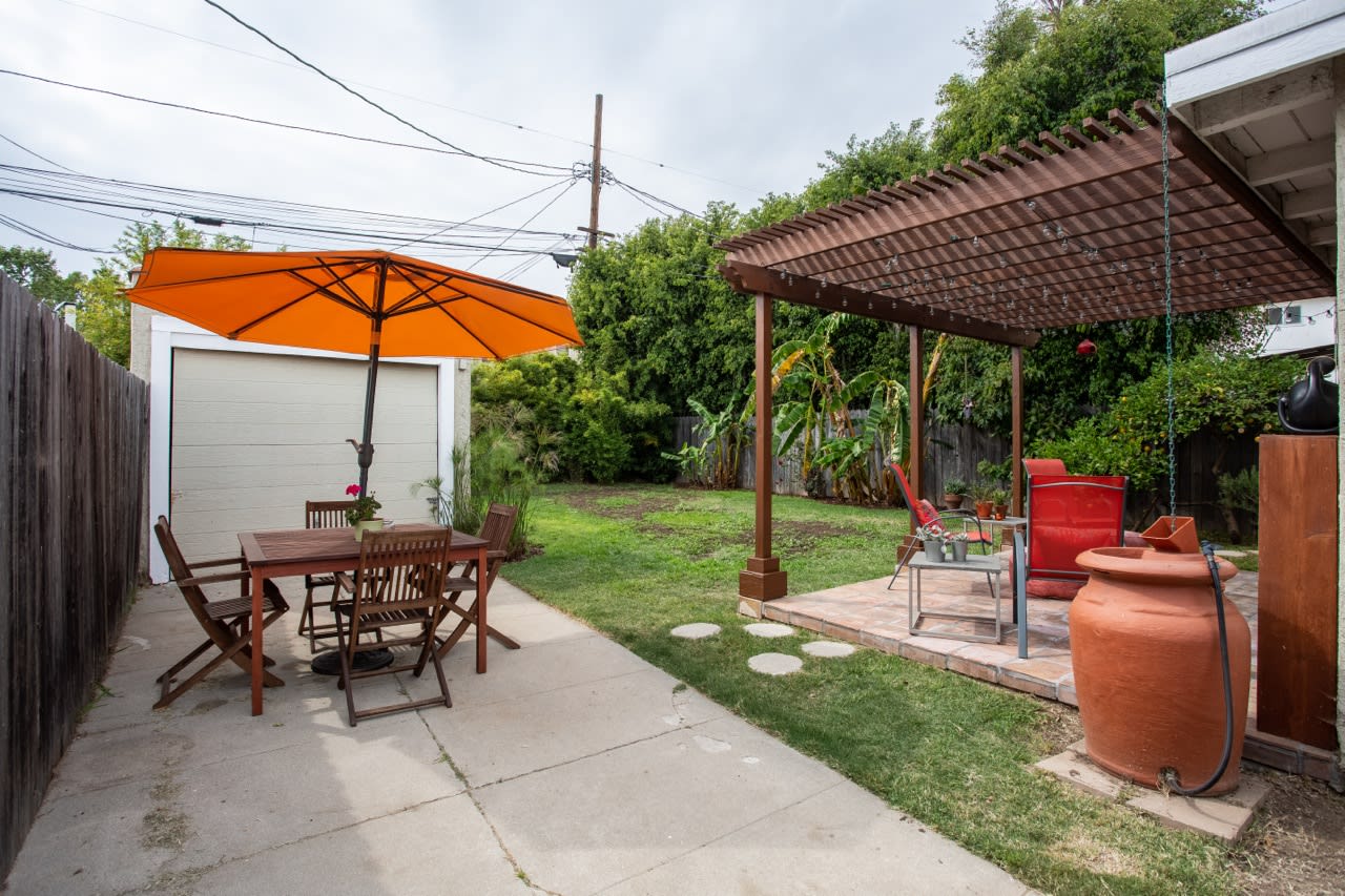 1215 S Cloverdale Ave